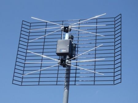 Chamer Síto malé husté - UHF anténa televizní DVB-T2, zisk 11,5dBi, objímka, venkovní